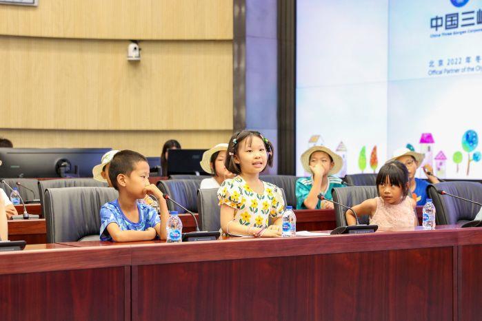 5D9A8351-2 5D9A8351-2